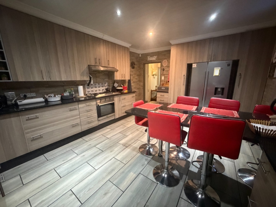 4 Bedroom Property for Sale in Roodia Free State